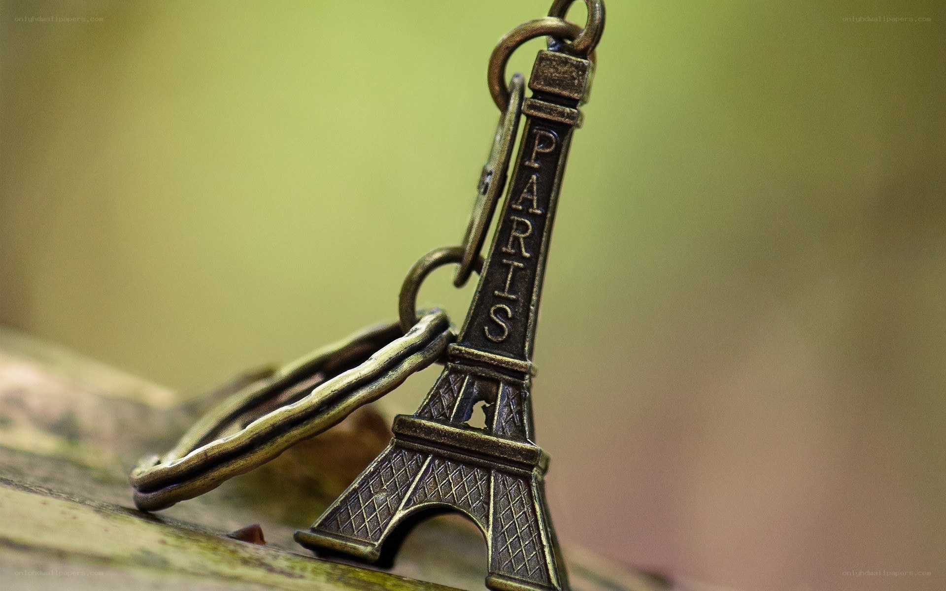 Eiffel Tower keychain souvenir