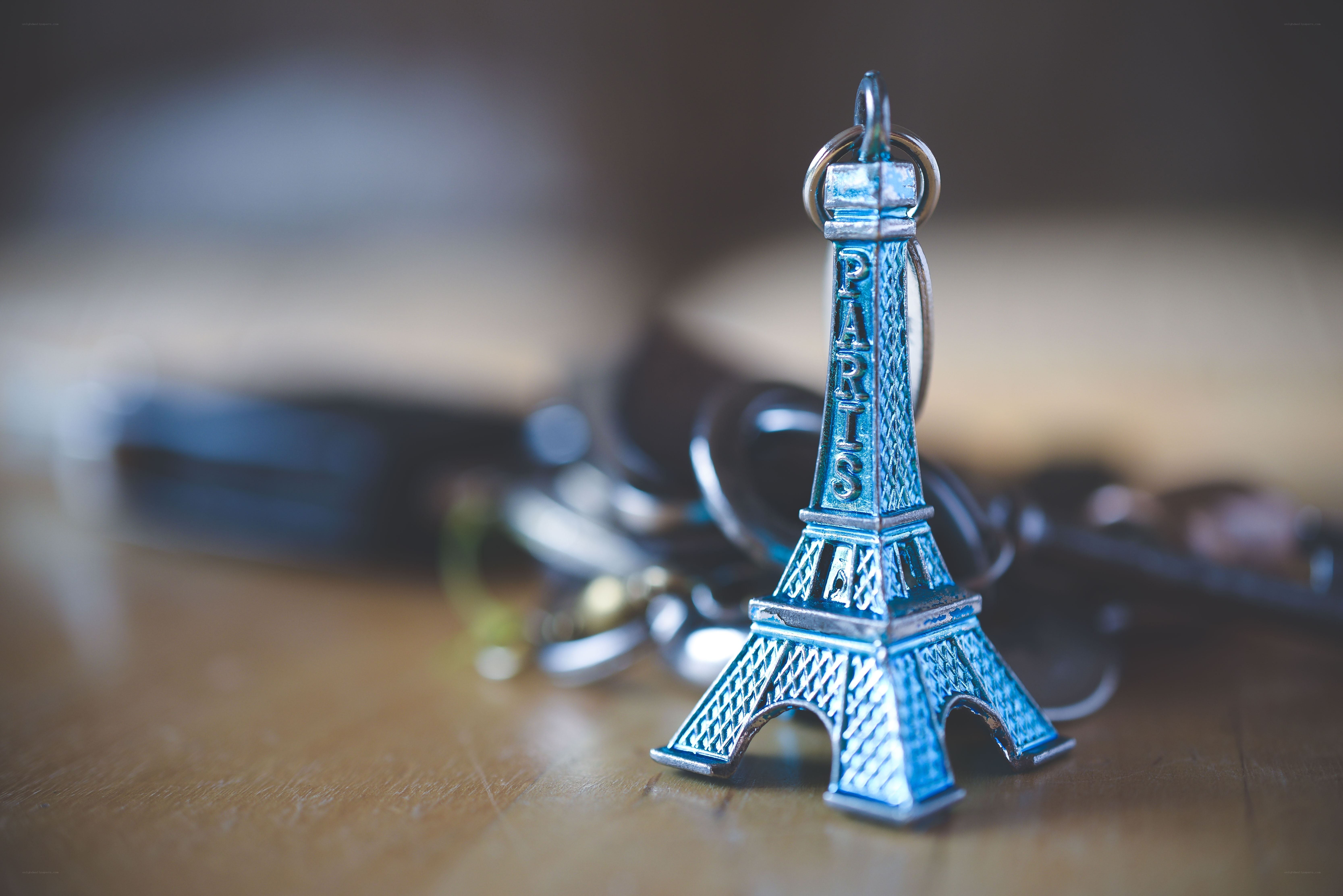 Eiffel Tower keychain souvenir