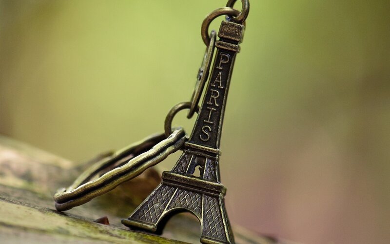 Eiffel Tower keychain
