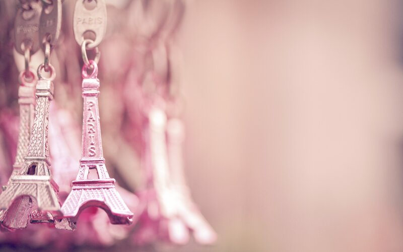Eiffel Tower Keychains — Pink, Dreamy