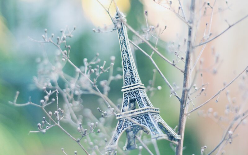 Eiffel Tower Model — Blue, Serene