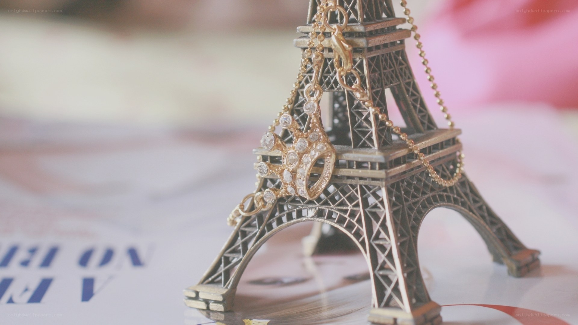 Eiffel Tower necklace display