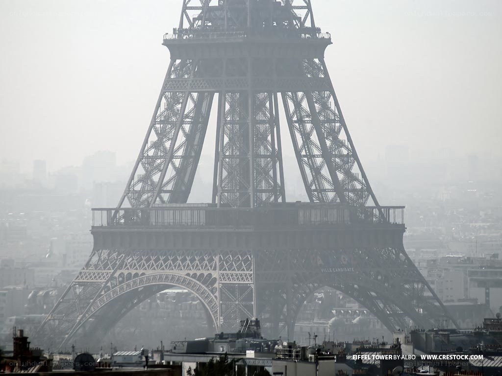 Eiffel Tower on a hazy day