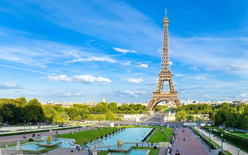 Eiffel Tower on a sunny day