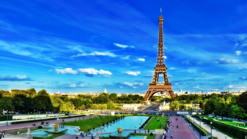 Eiffel Tower on a sunny day