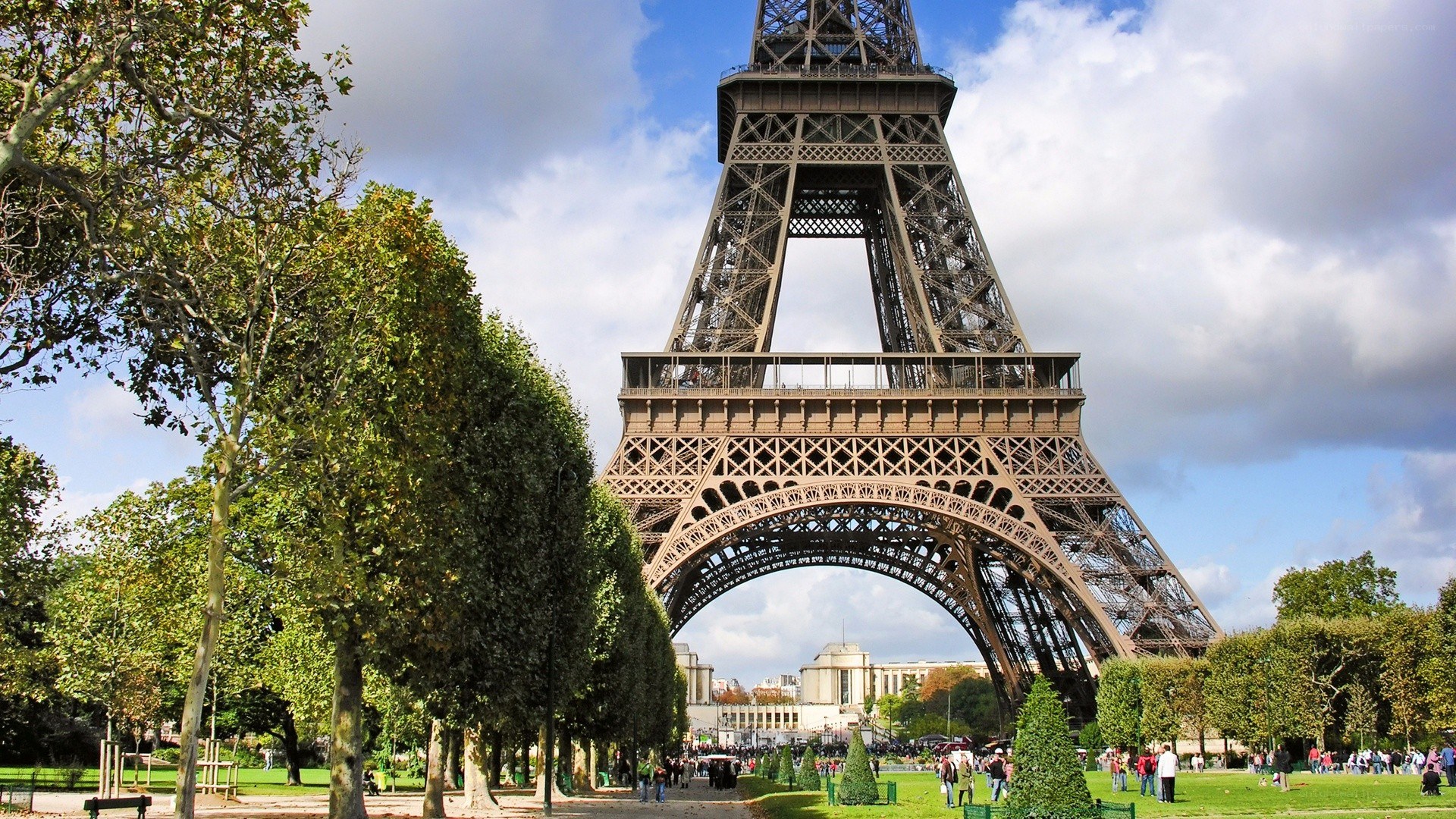 Eiffel Tower on a sunny day