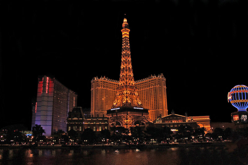 Eiffel Tower Replica — Black