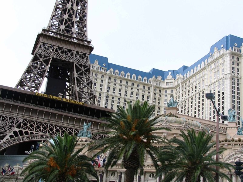 Eiffel Tower Replica — White