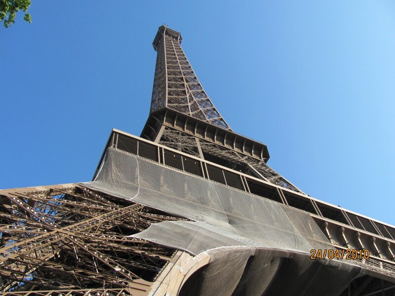 Eiffel Tower Structure — Blue, Clear