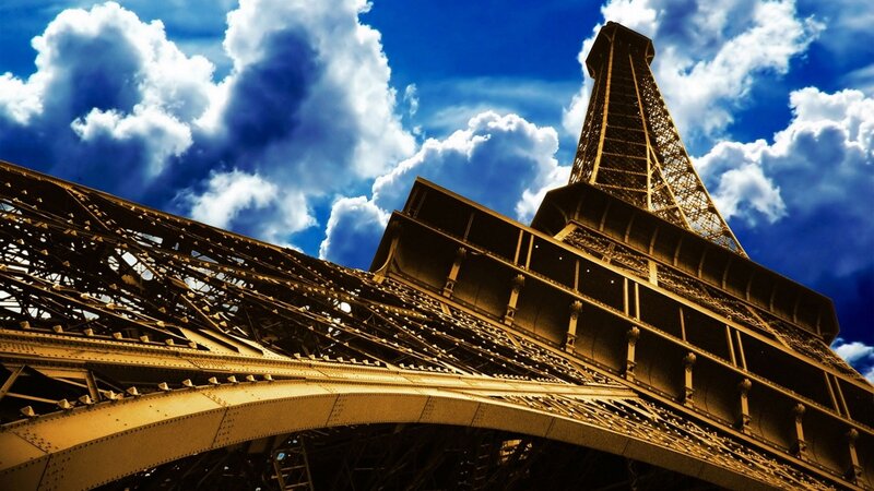 Eiffel Tower Structure — Clouds