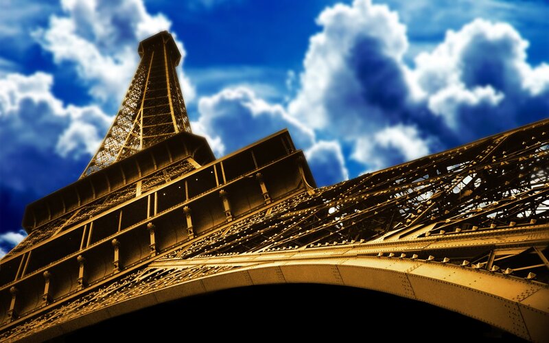 Eiffel Tower Structure — Sky