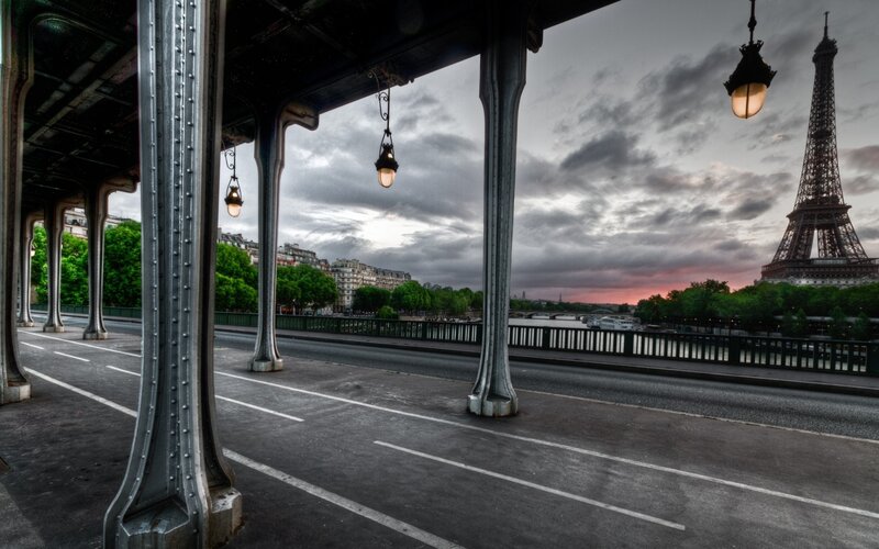 Eiffel Tower View — Gray