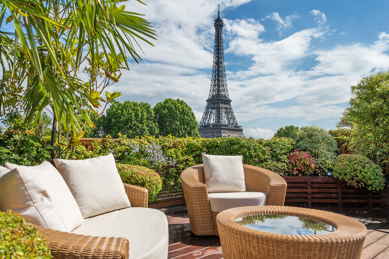 Eiffel Tower View — Green