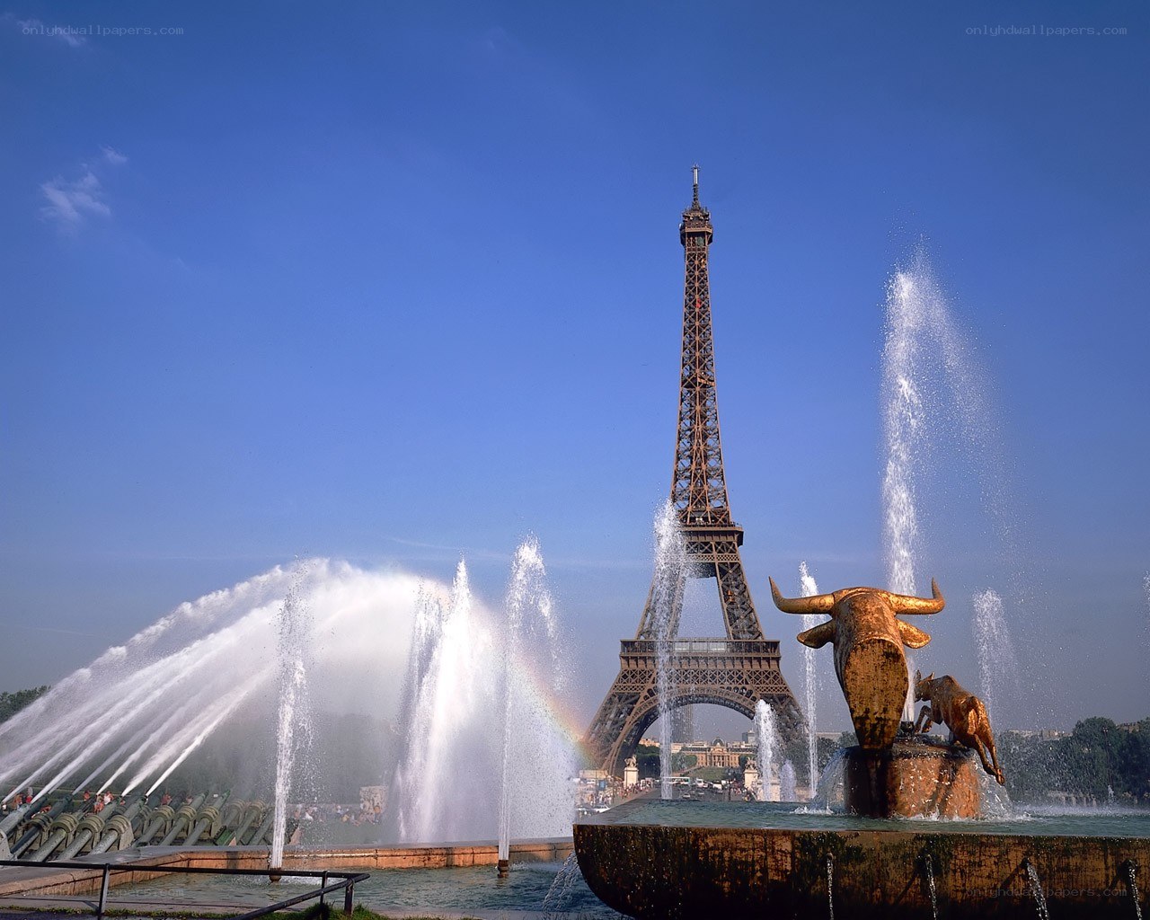 Eiffel Tower with fountains