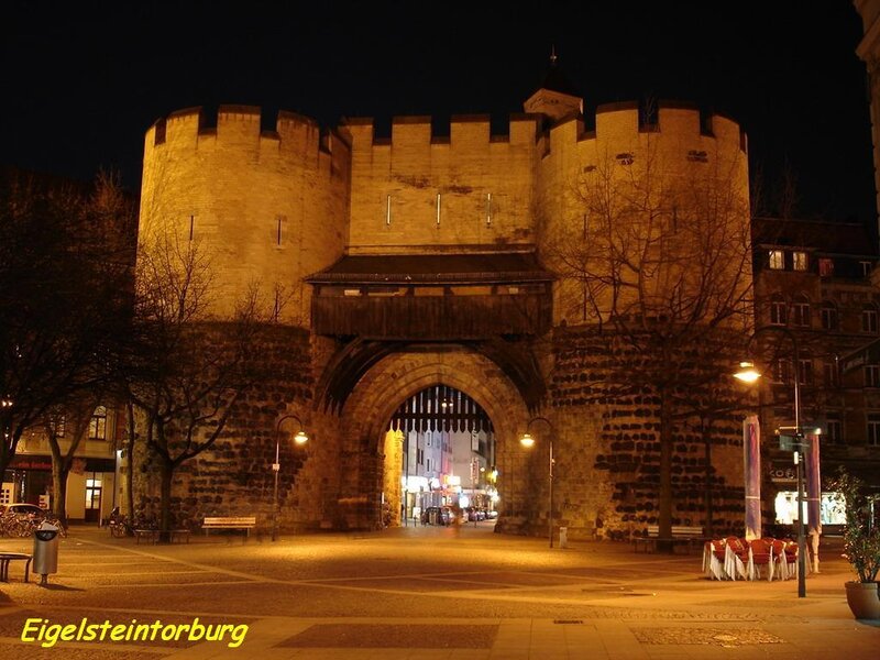 Eigelstein Tor at night