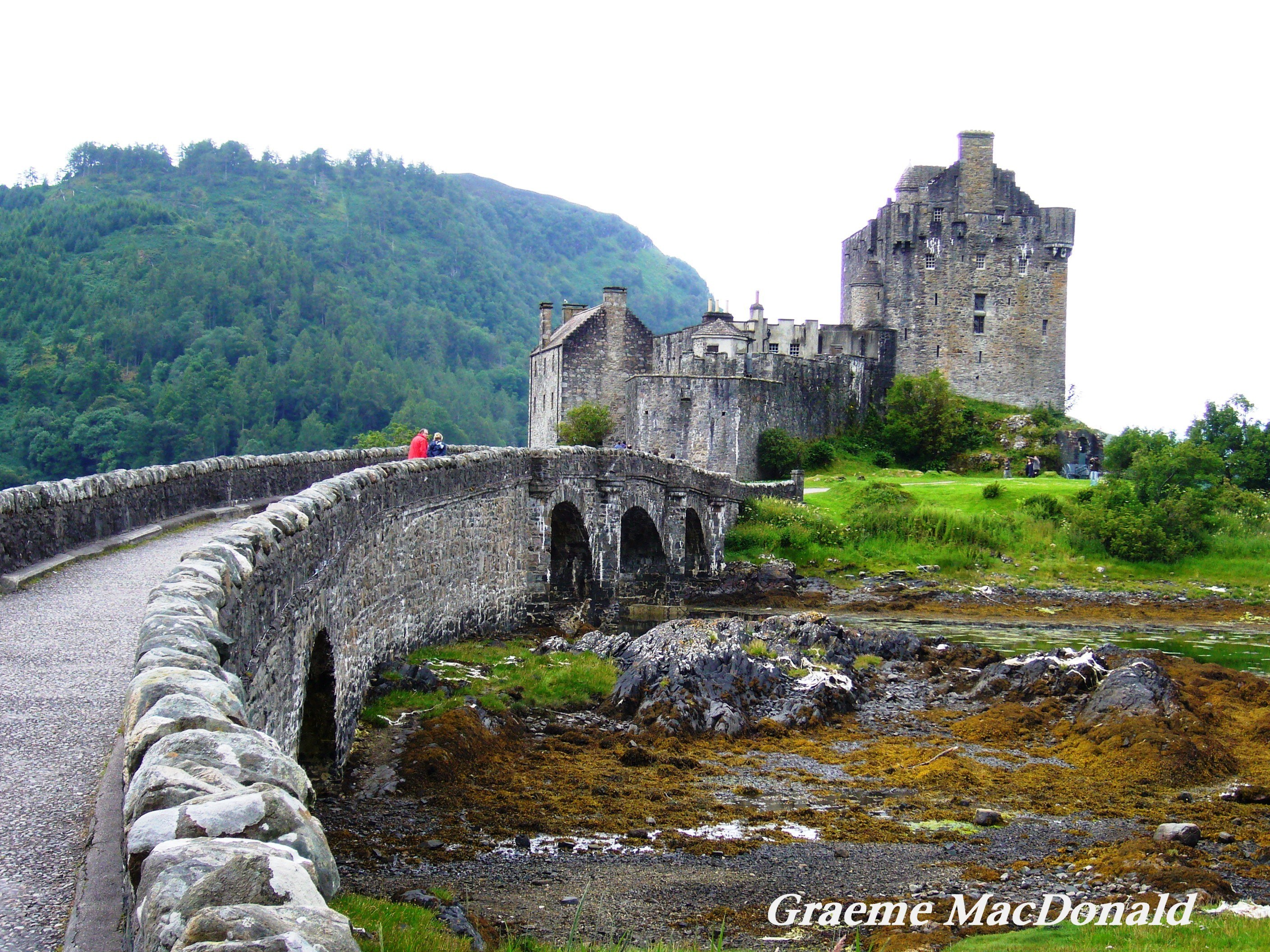 Eilean Donan Castle and bridge