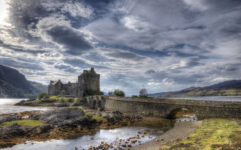 Eilean Donan Castle and bridge