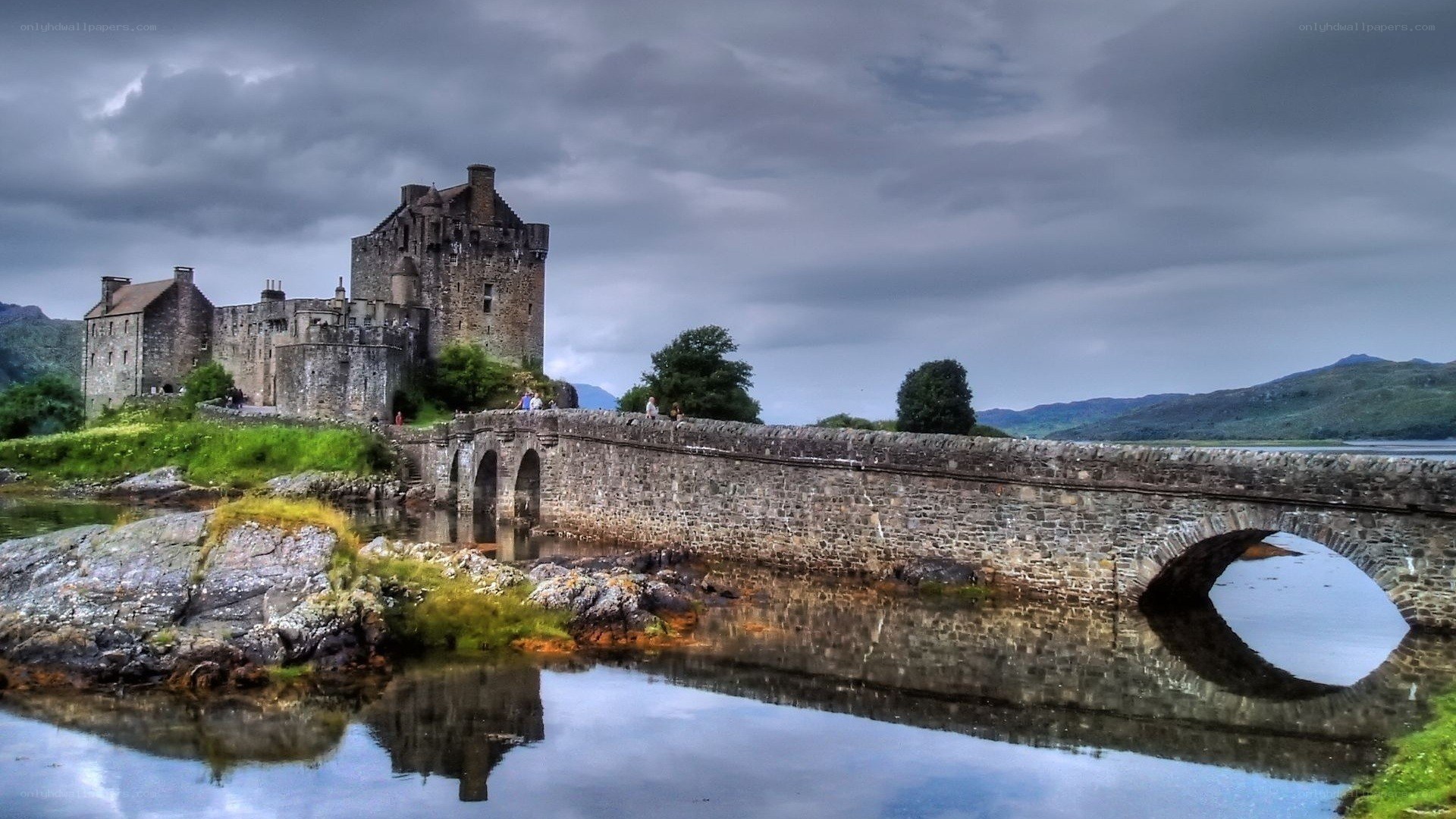 Eilean Donan Castle and bridge