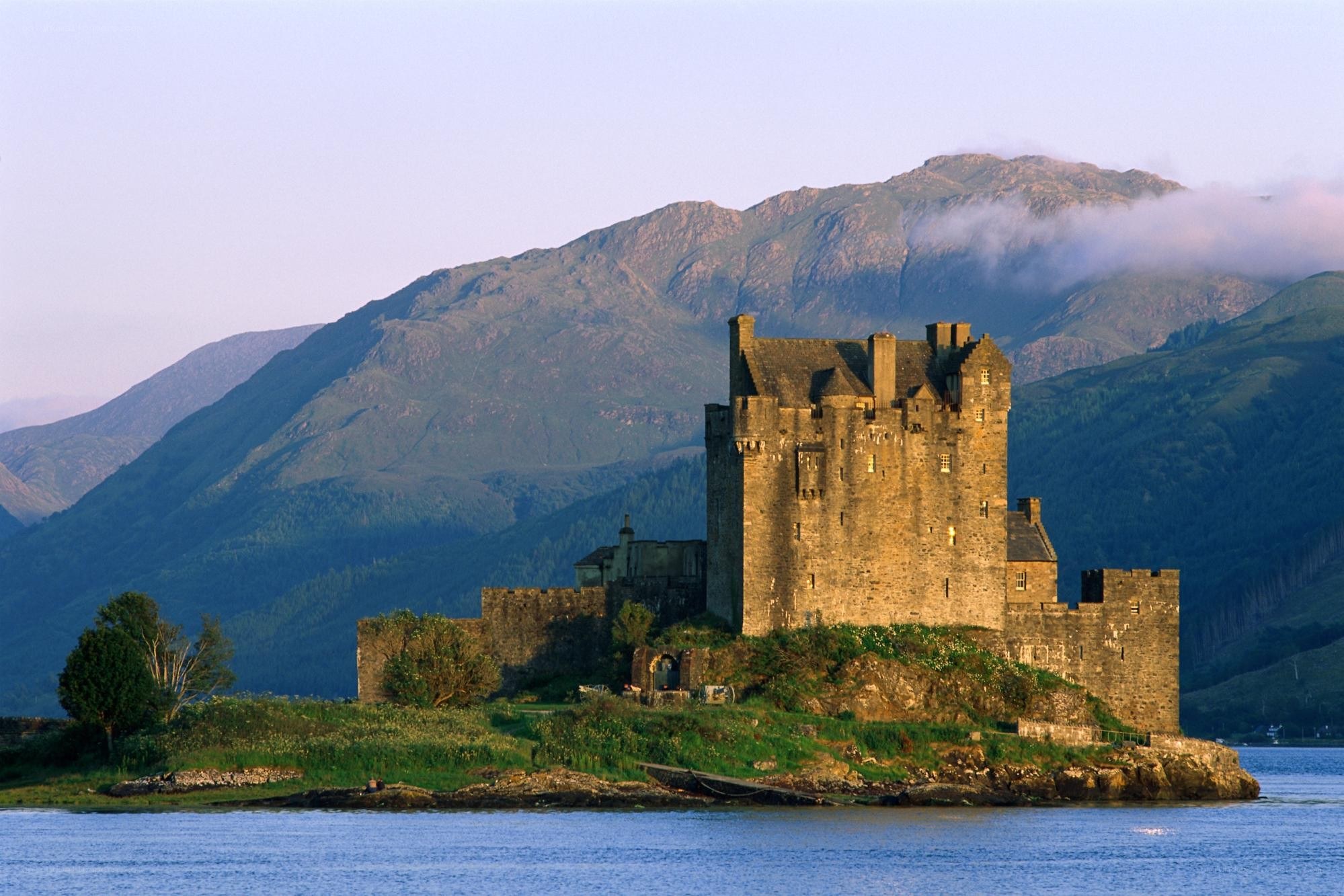 Eilean Donan Castle at dawn