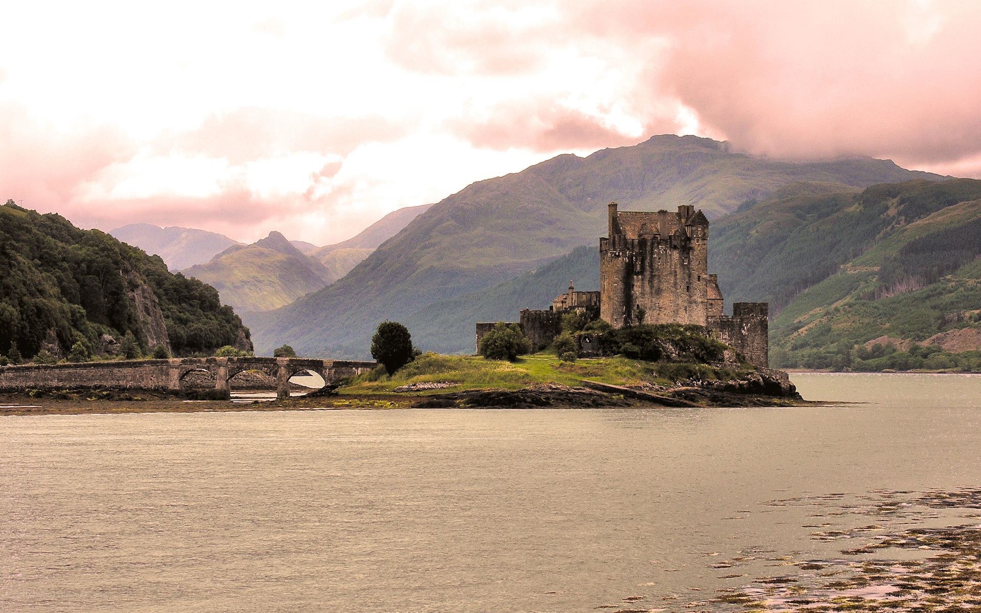 Eilean Donan Castle at dusk