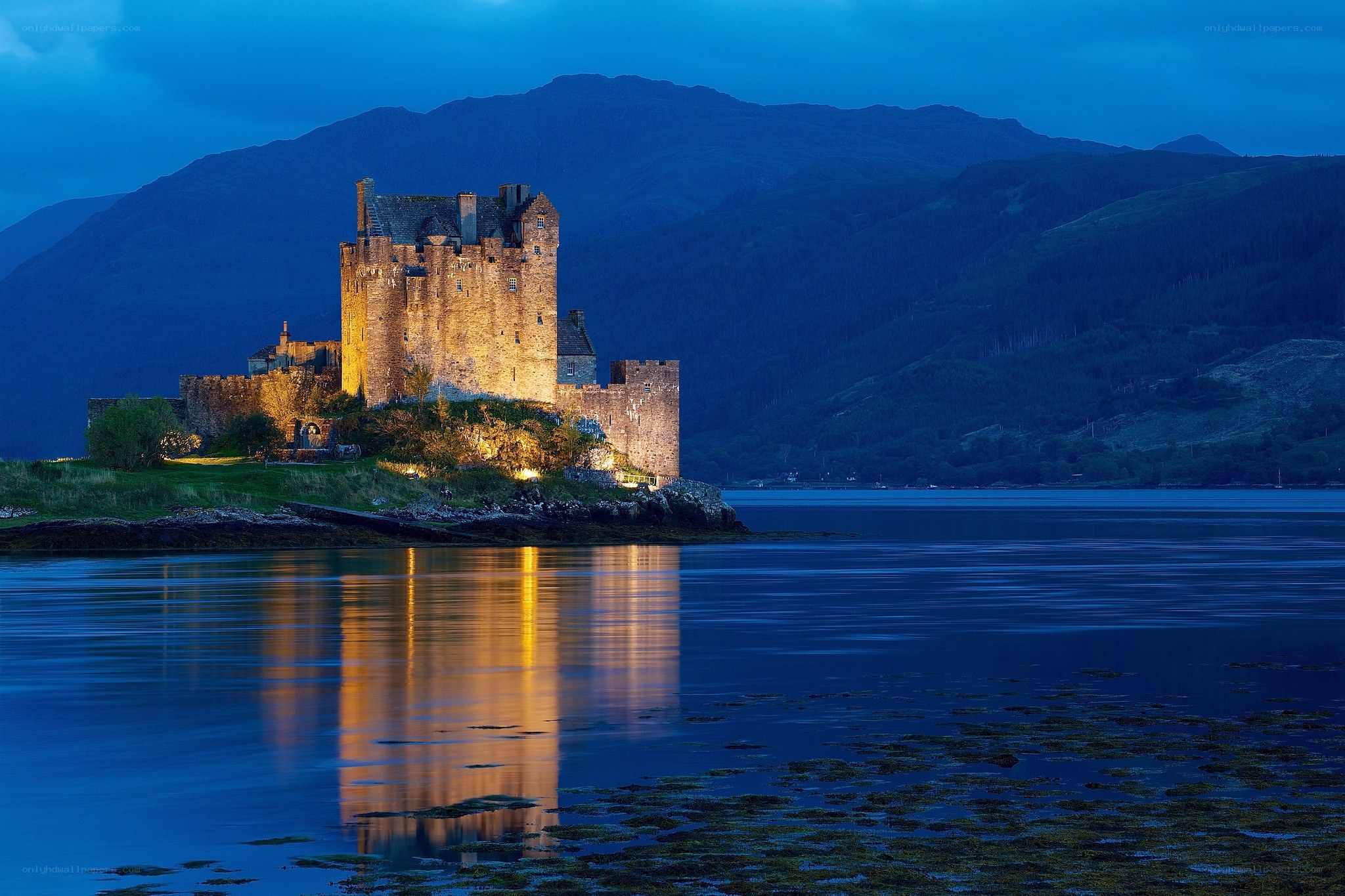 Eilean Donan Castle at dusk