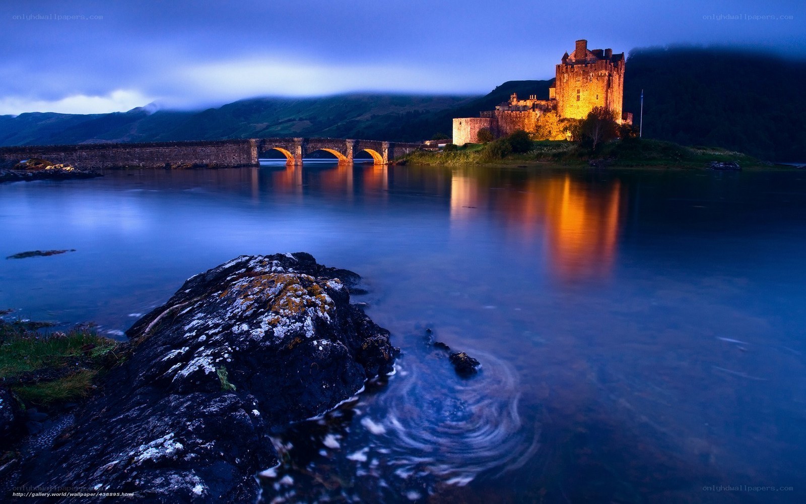 Eilean Donan Castle at dusk