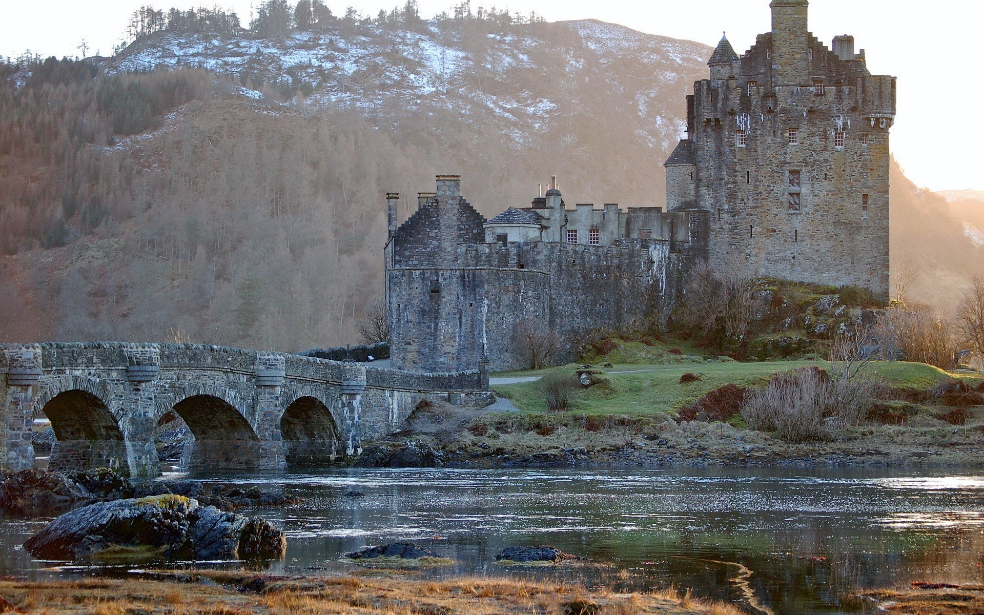 Eilean Donan Castle at sunset