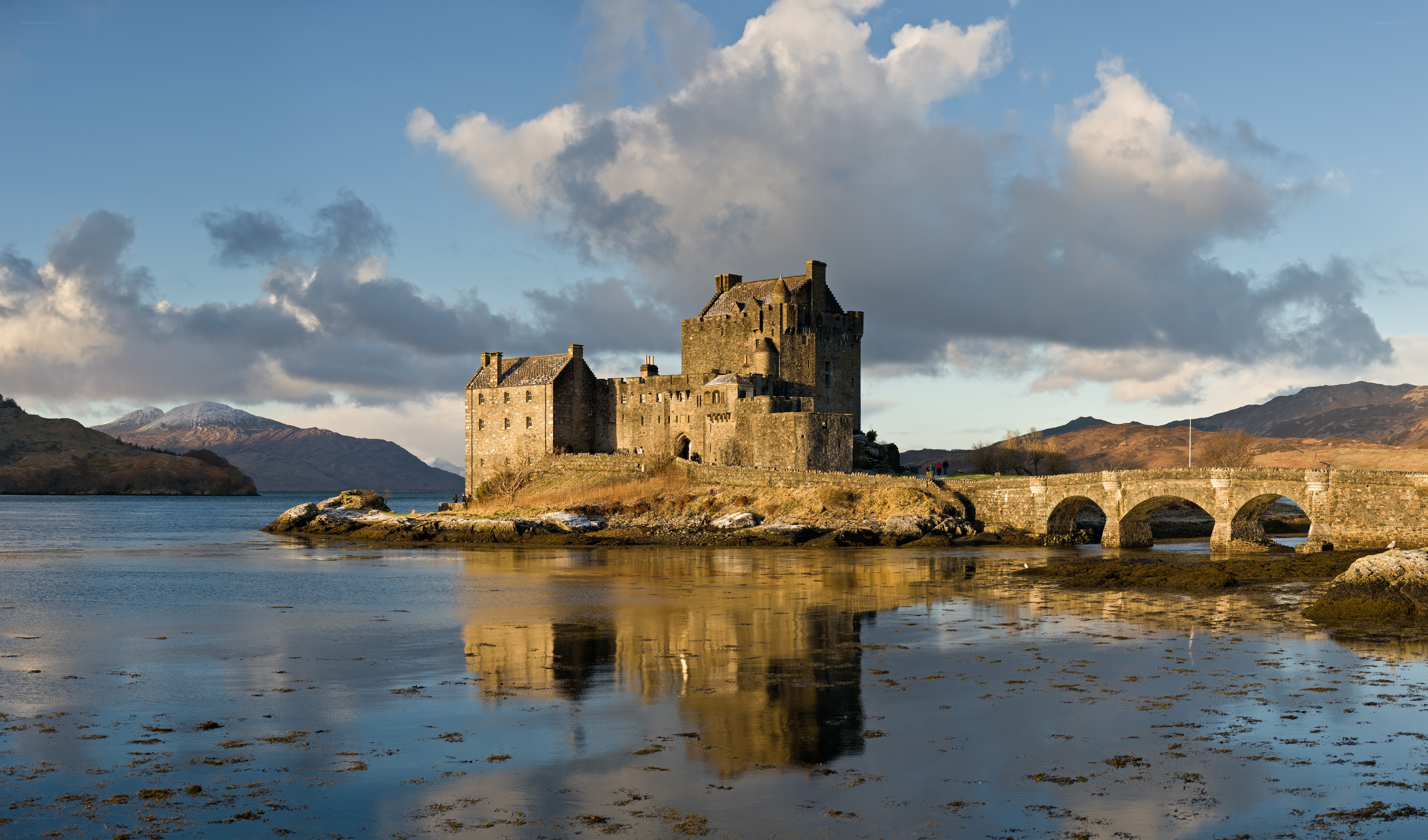 Eilean Donan Castle at sunset