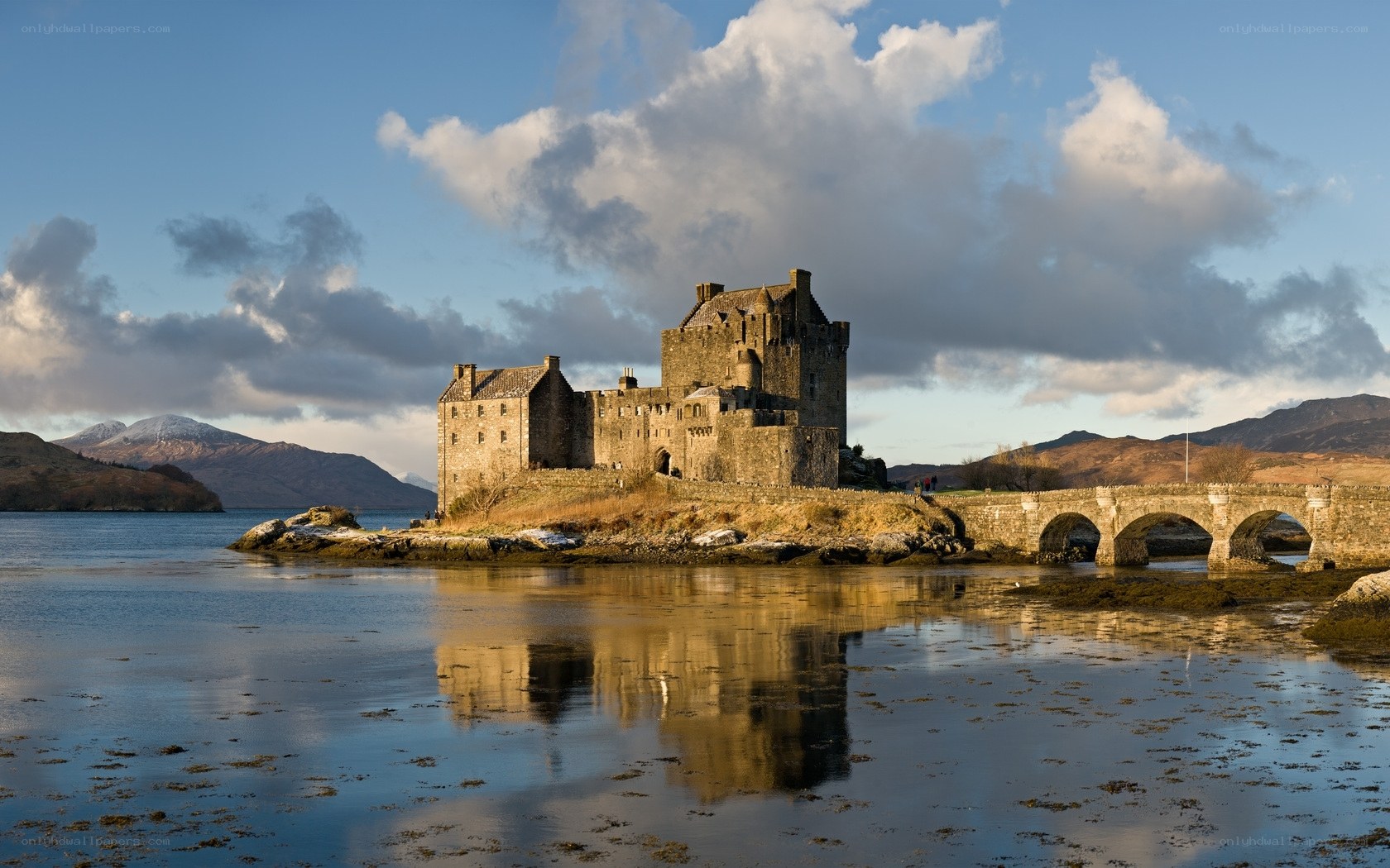 Eilean Donan Castle at sunset