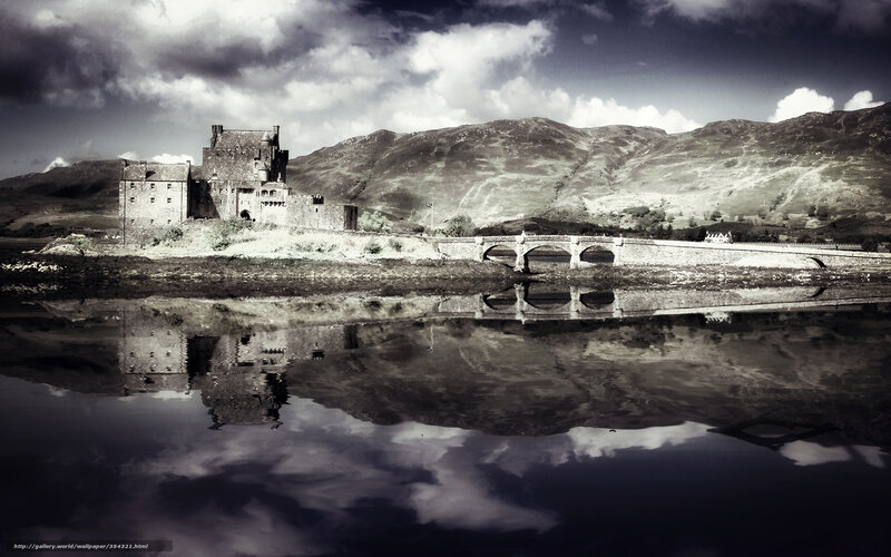 Eilean Donan Castle — Black