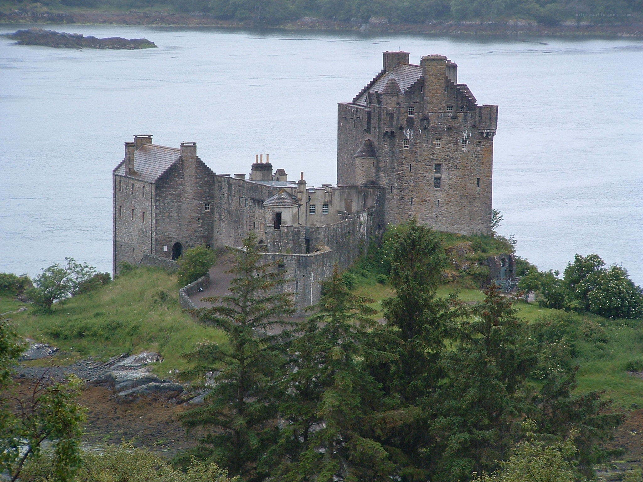 Eilean Donan Castle by the water