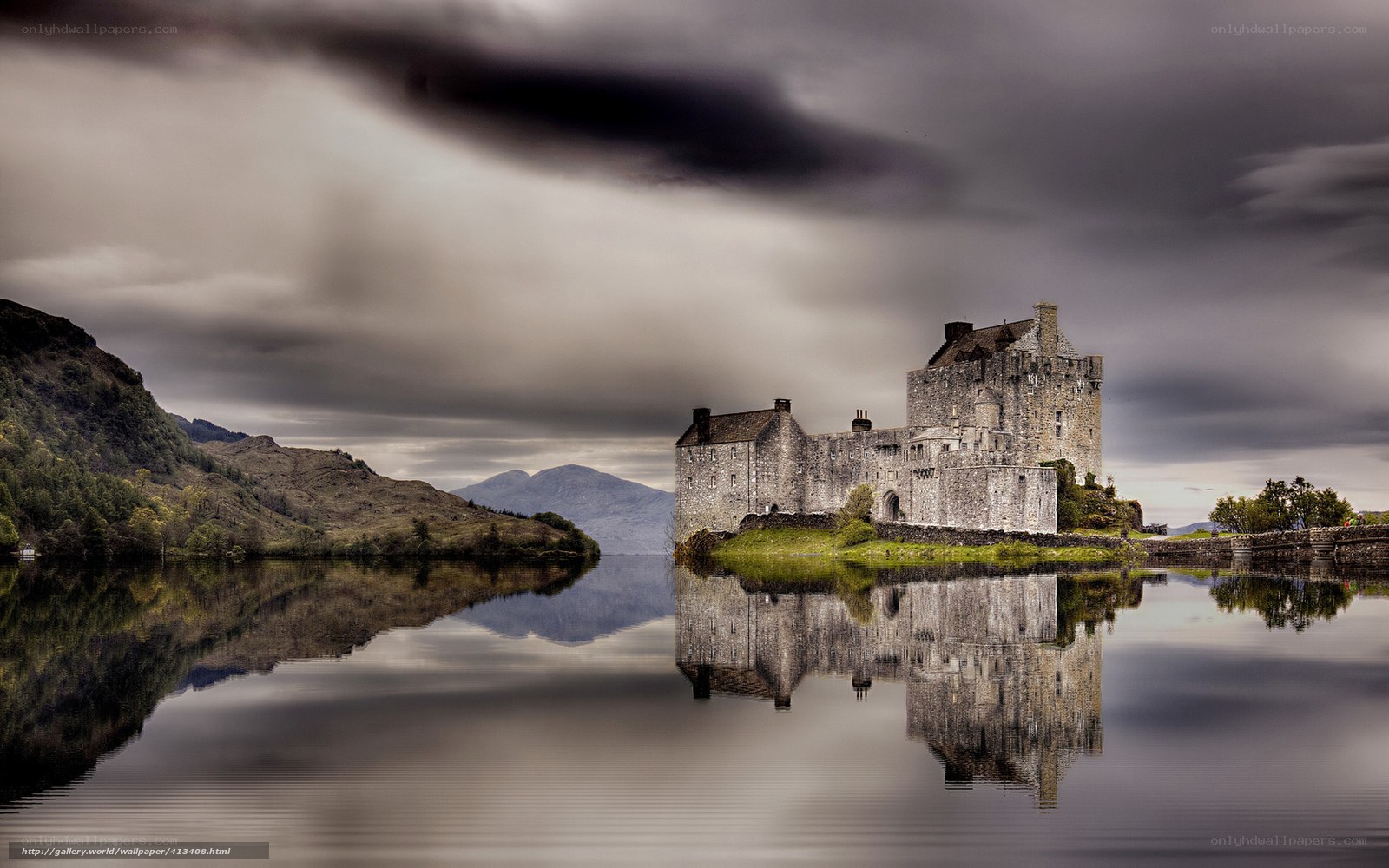 Eilean Donan Castle reflection