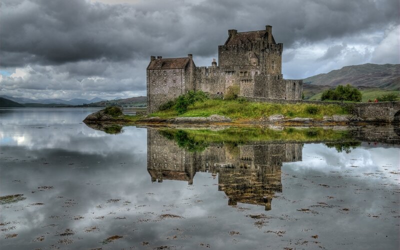 Eilean Donan Castle reflection