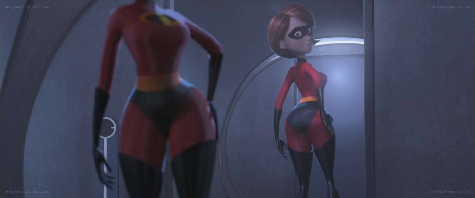 Elastigirl in the mirror