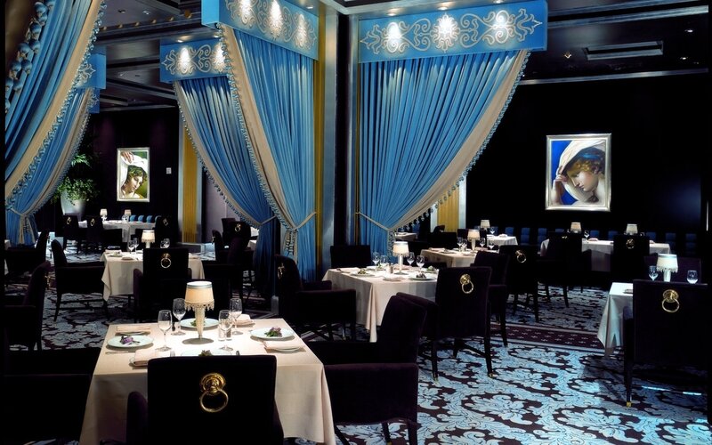 elegant restaurant dining room