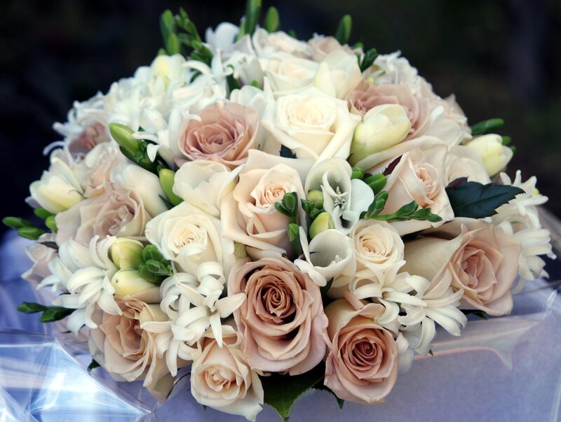 Elegant rose and freesia bouquet
