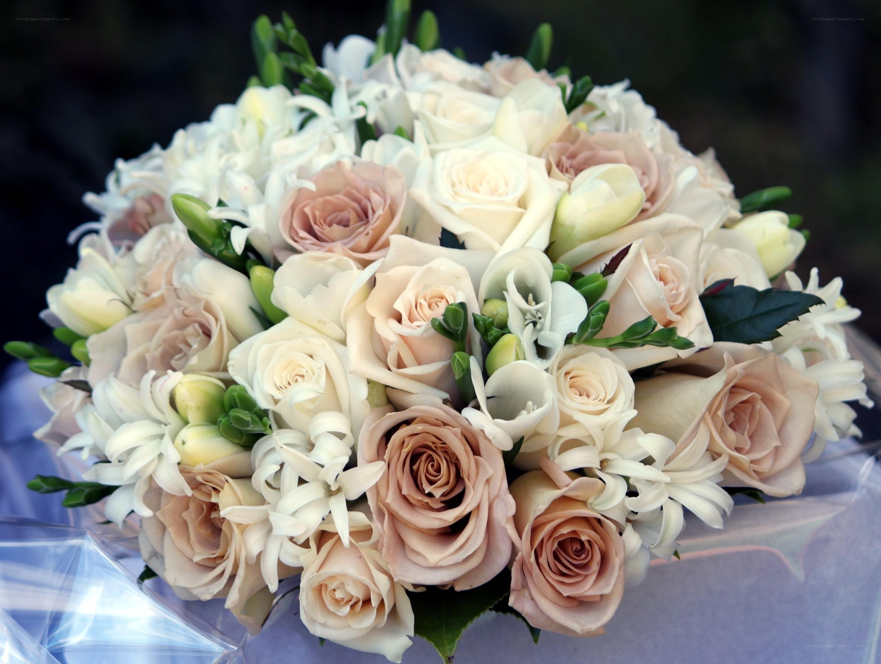 Elegant rose and freesia bouquet