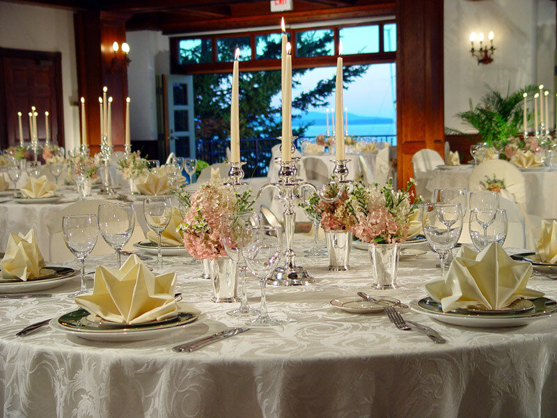 Elegant table setting for a formal dinner
