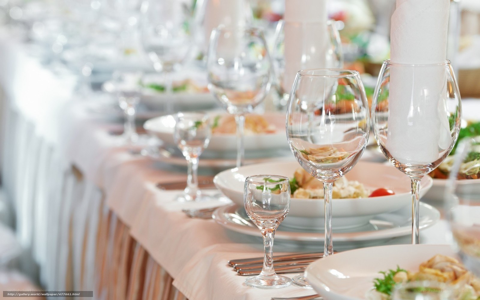 Elegant table setting for a formal dinner