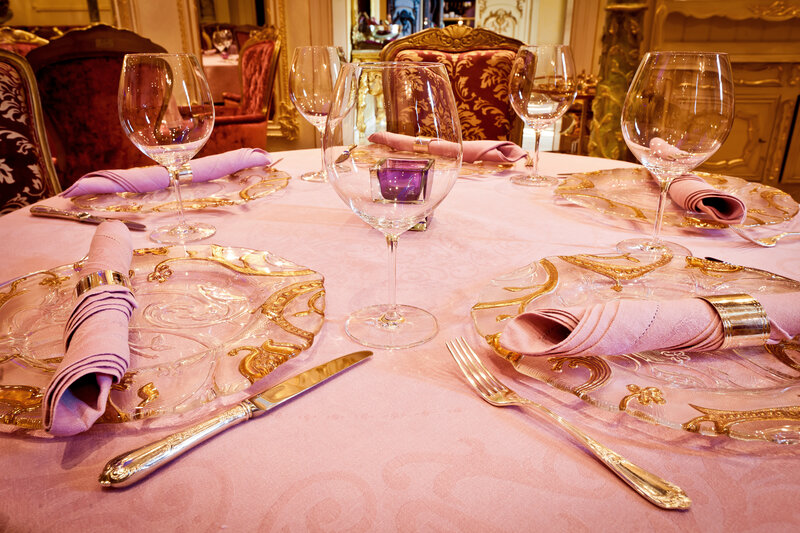Elegant Table Setting — Pink