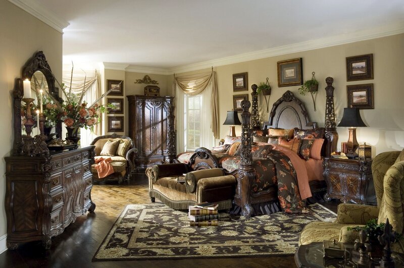 elegant traditional bedroom