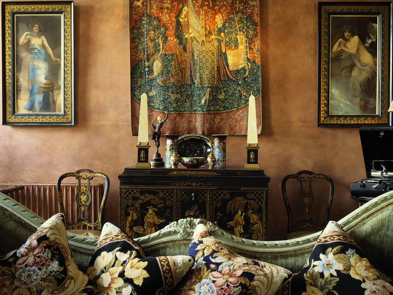 elegant vintage living room