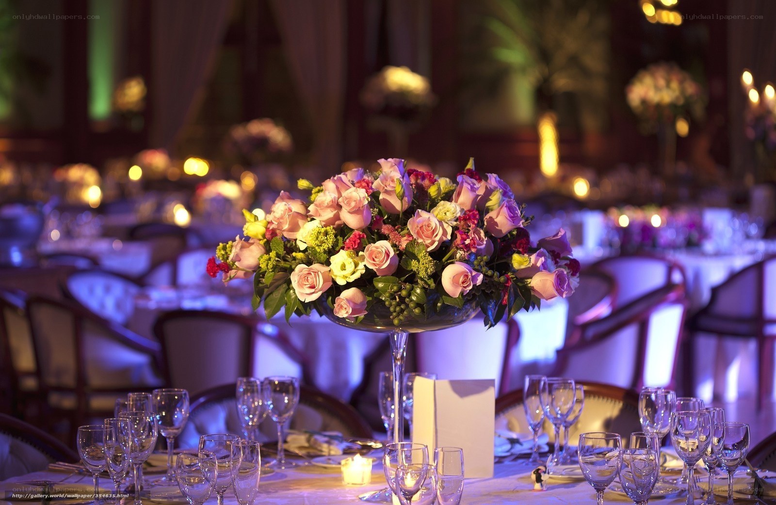 Elegant wedding reception table