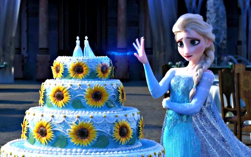 Elsa with a Cake