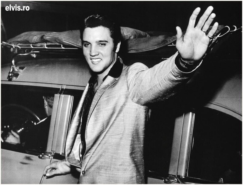 Elvis Presley Waving — Black