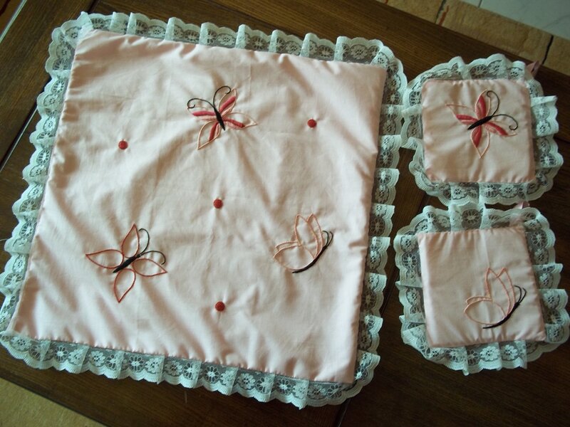Embroidered Pillow Set