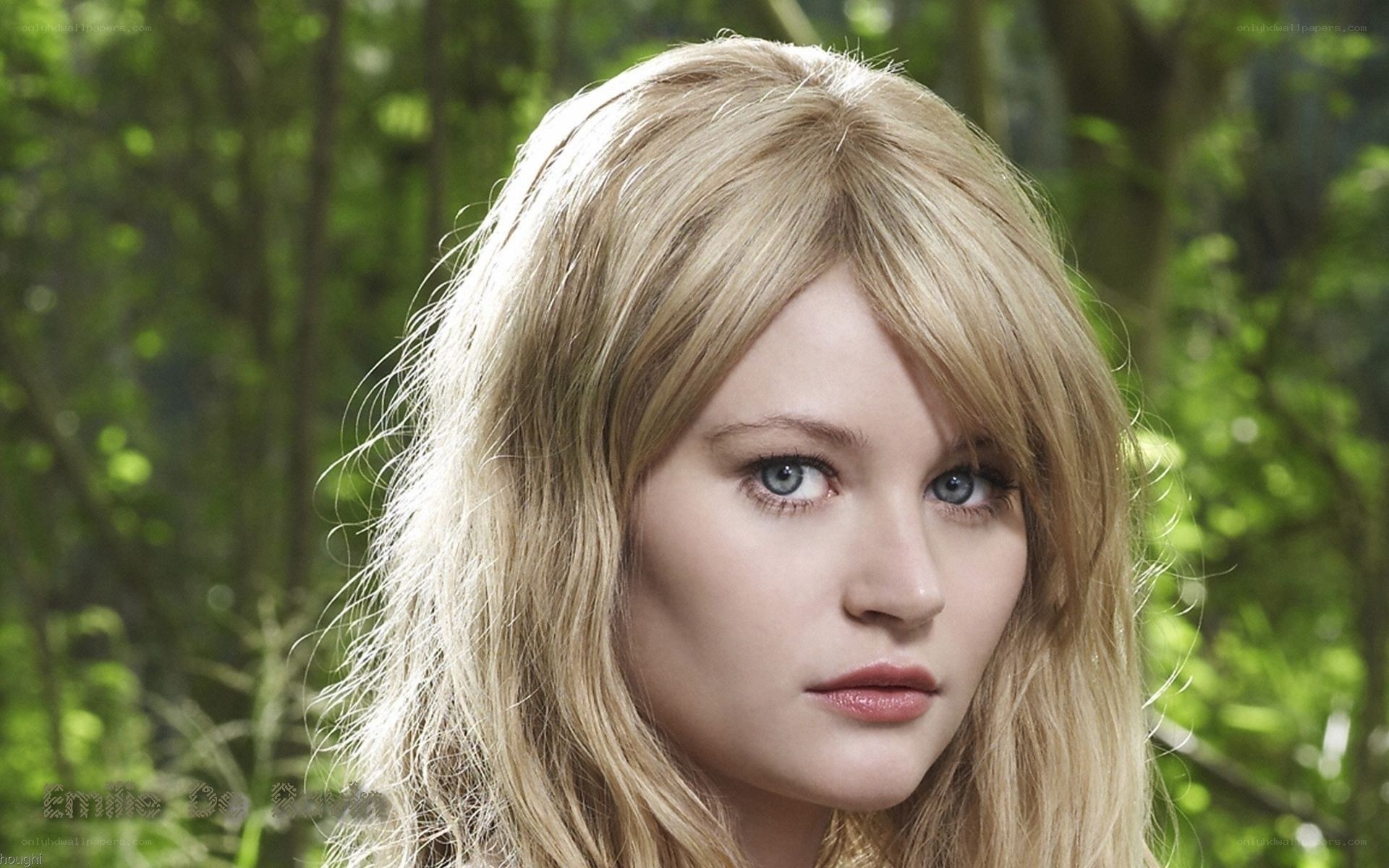 Emilie De Ravin in forest