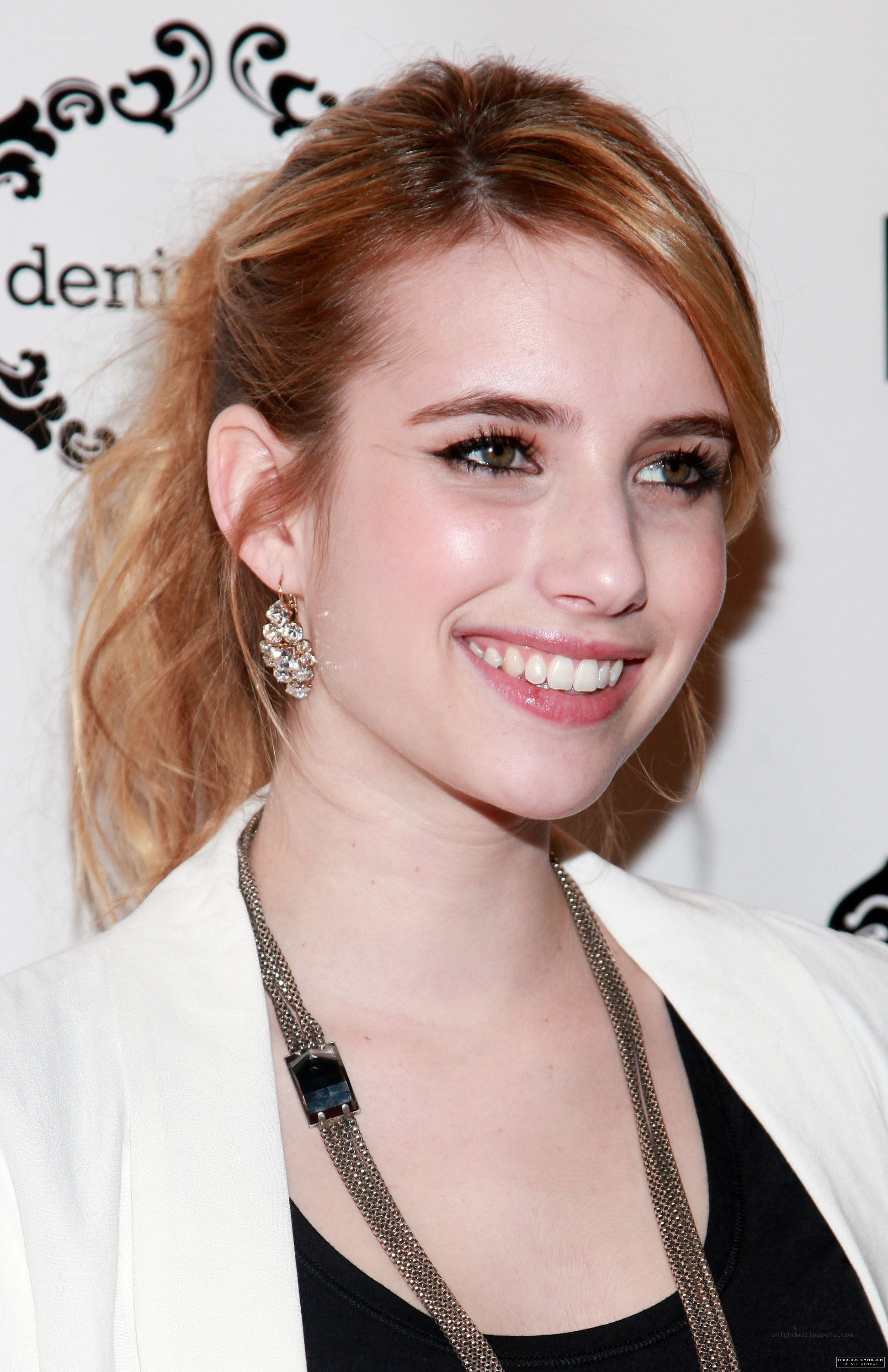 Emma Roberts at event