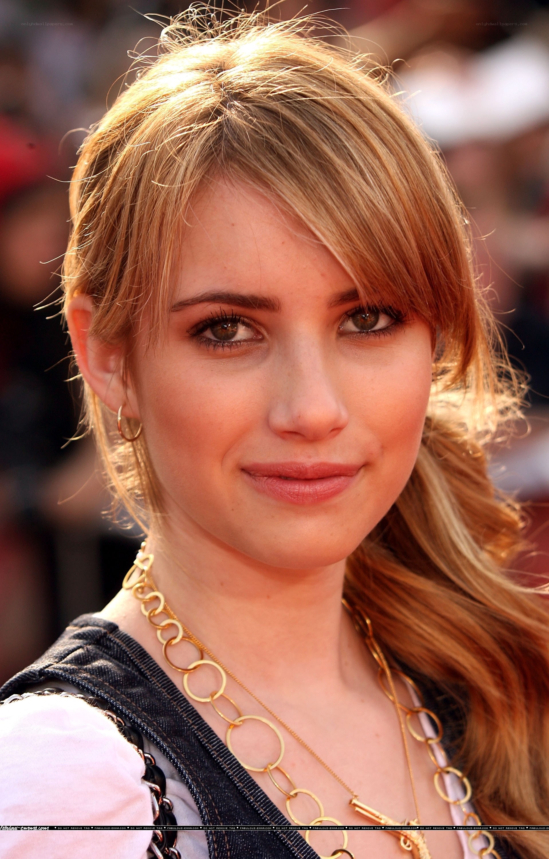 Emma Roberts at red carpet event