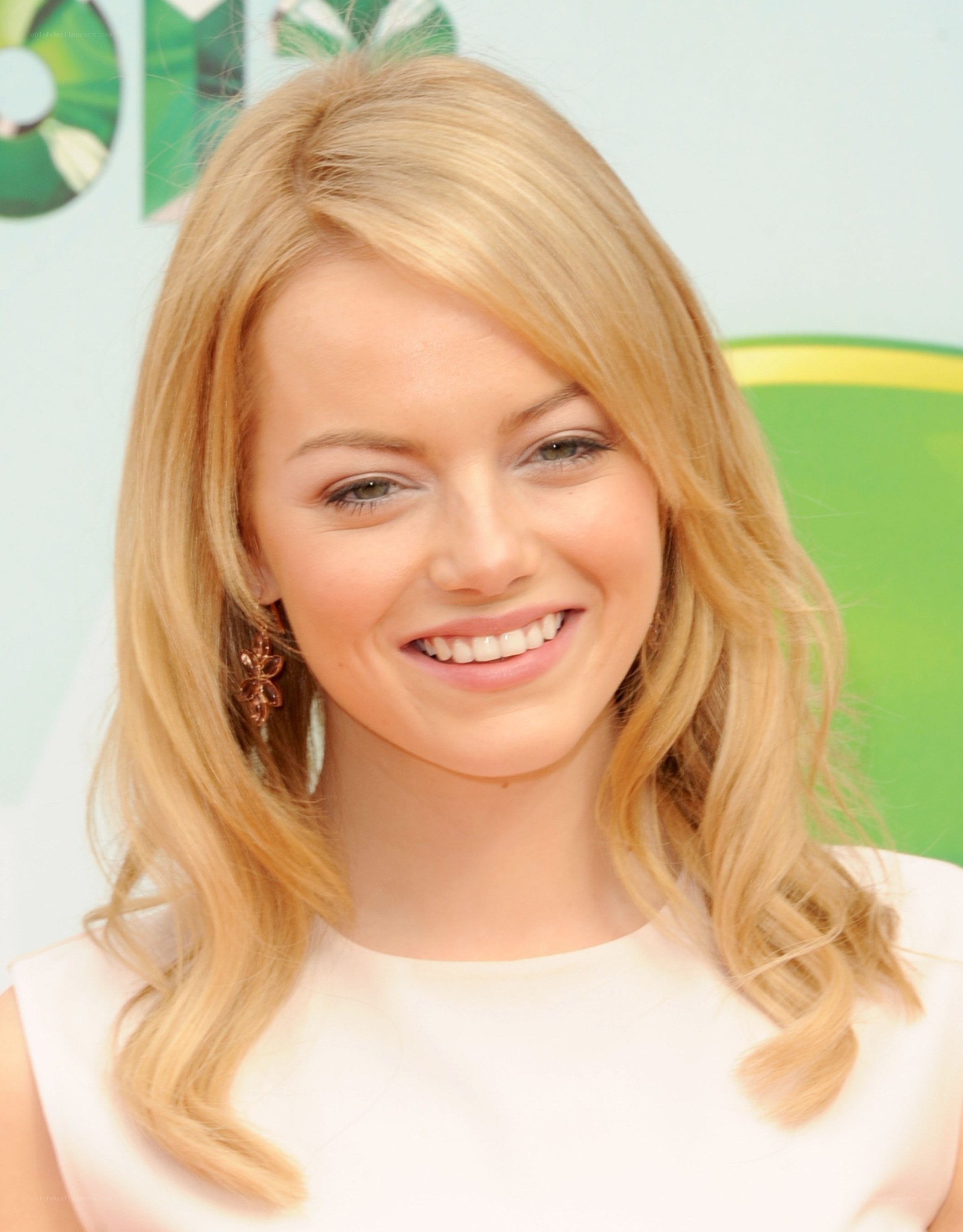 Emma Stone smiling at event